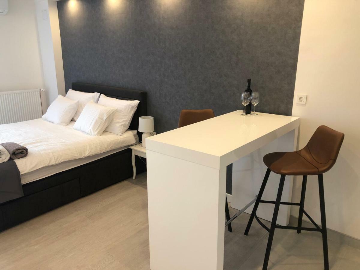 Penthouse "Sky 17" S Balkonom I Besplatnim Parkingom Apartamento Zagreb Exterior foto